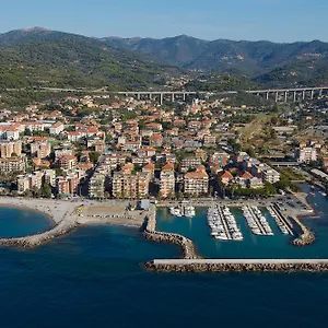 residence-linda.hotelitalianriviera.com/